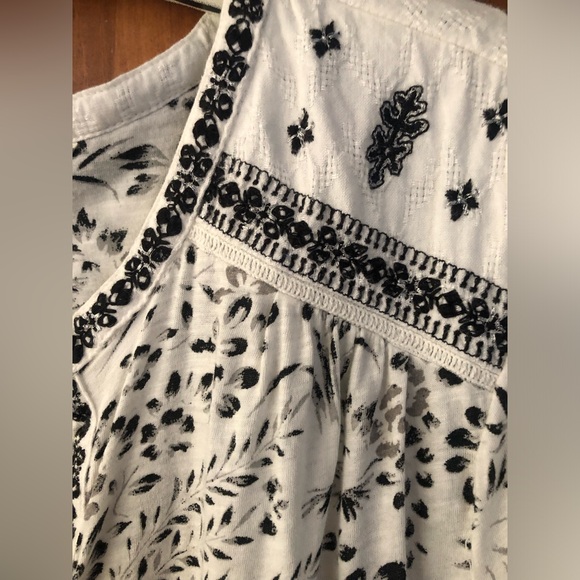 Bundle of Two (2) Lucky Brand Plus Size Tops, 3X - Picture 5 of 14